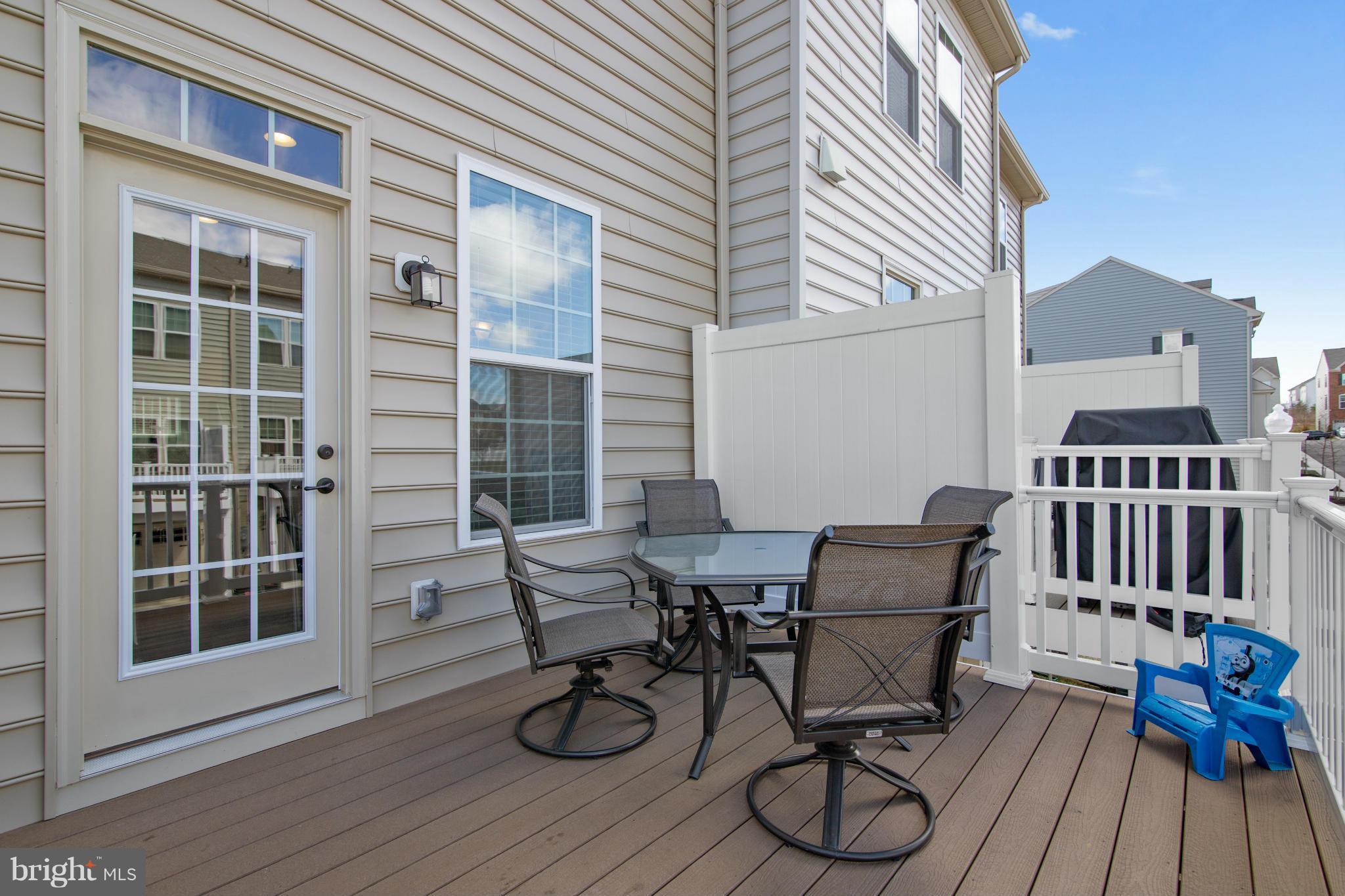 HOWARD SQUARE - Residential