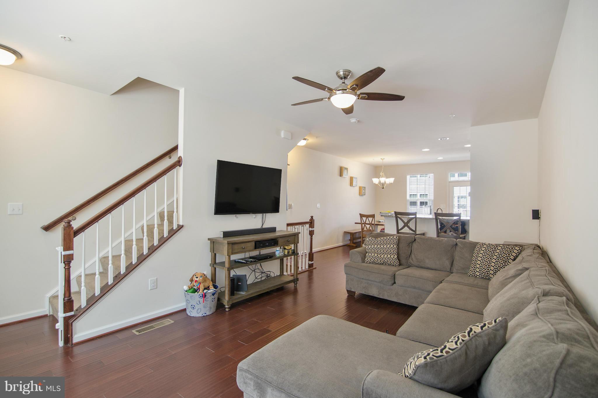 HOWARD SQUARE - Residential