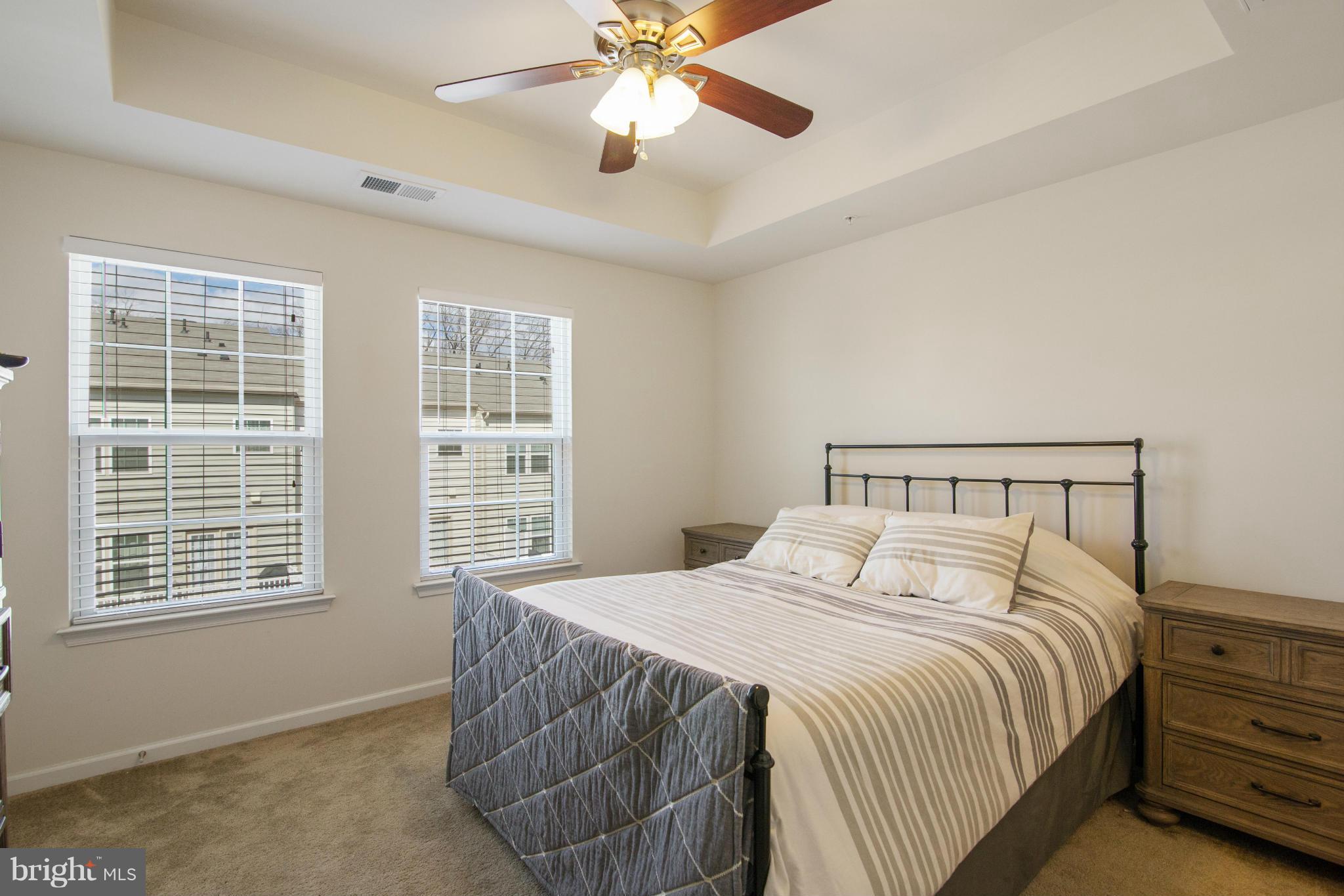 HOWARD SQUARE - Residential