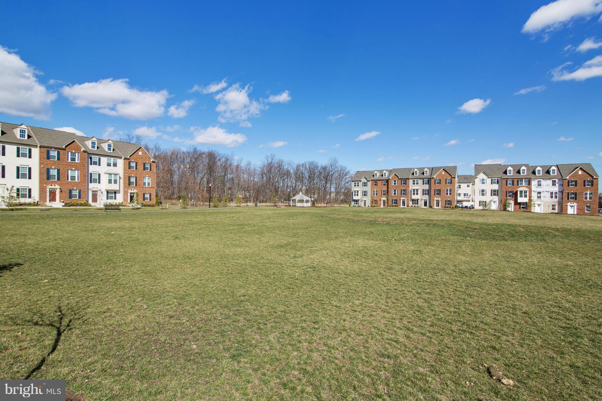 HOWARD SQUARE - Residential