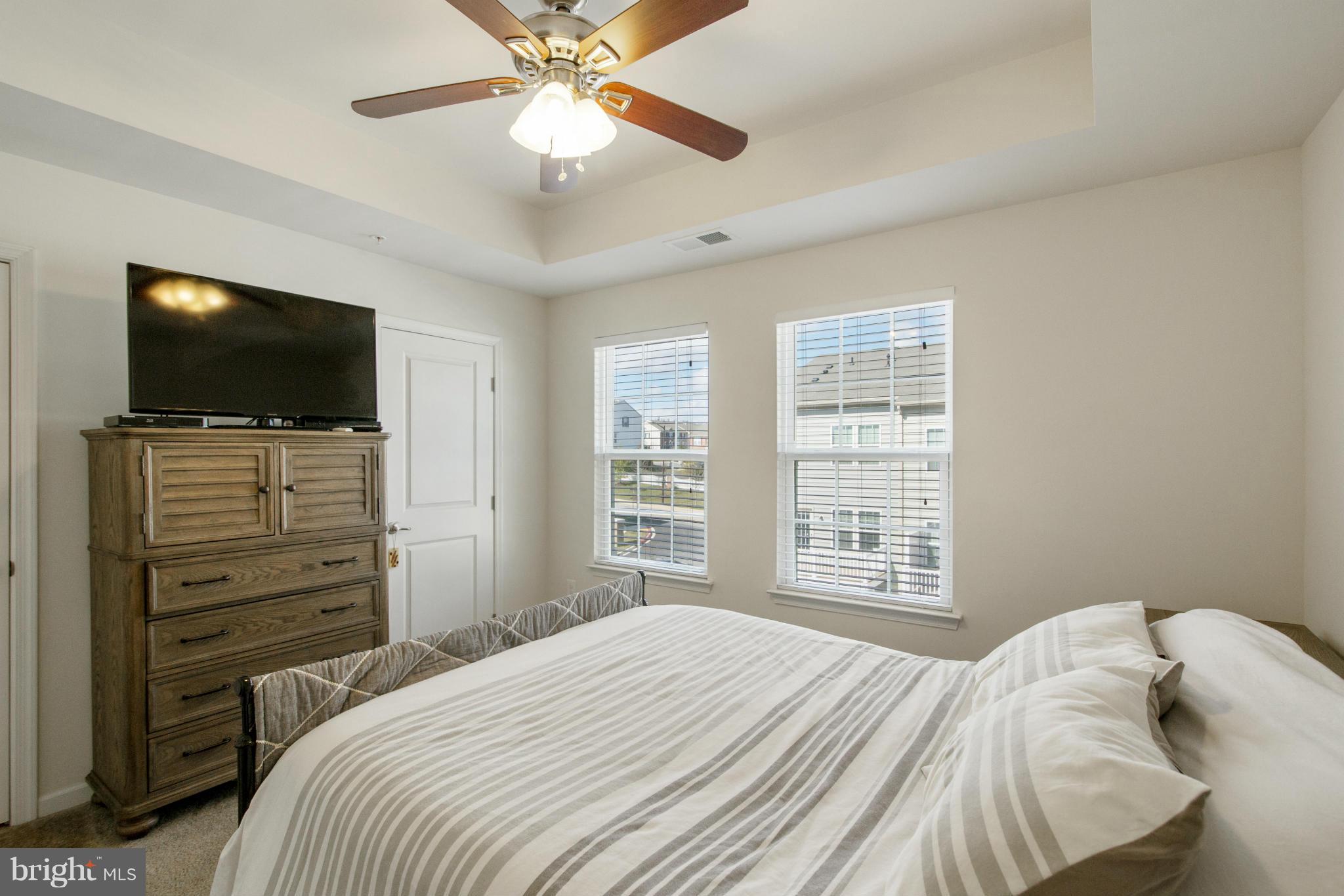 HOWARD SQUARE - Residential