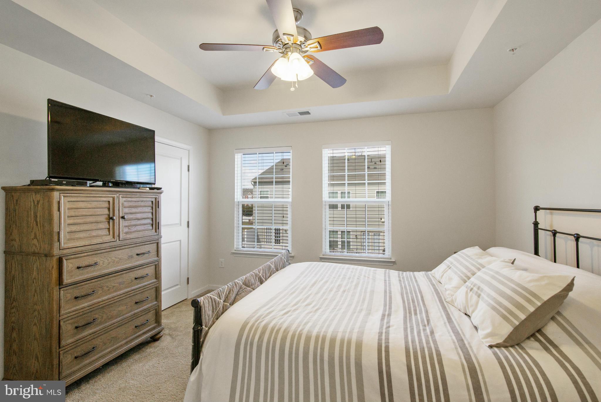 HOWARD SQUARE - Residential