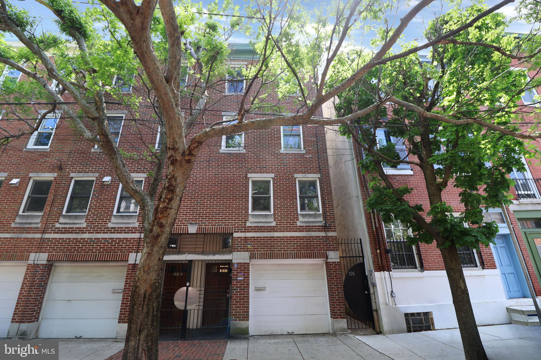 QUEEN VILLAGE - Residential