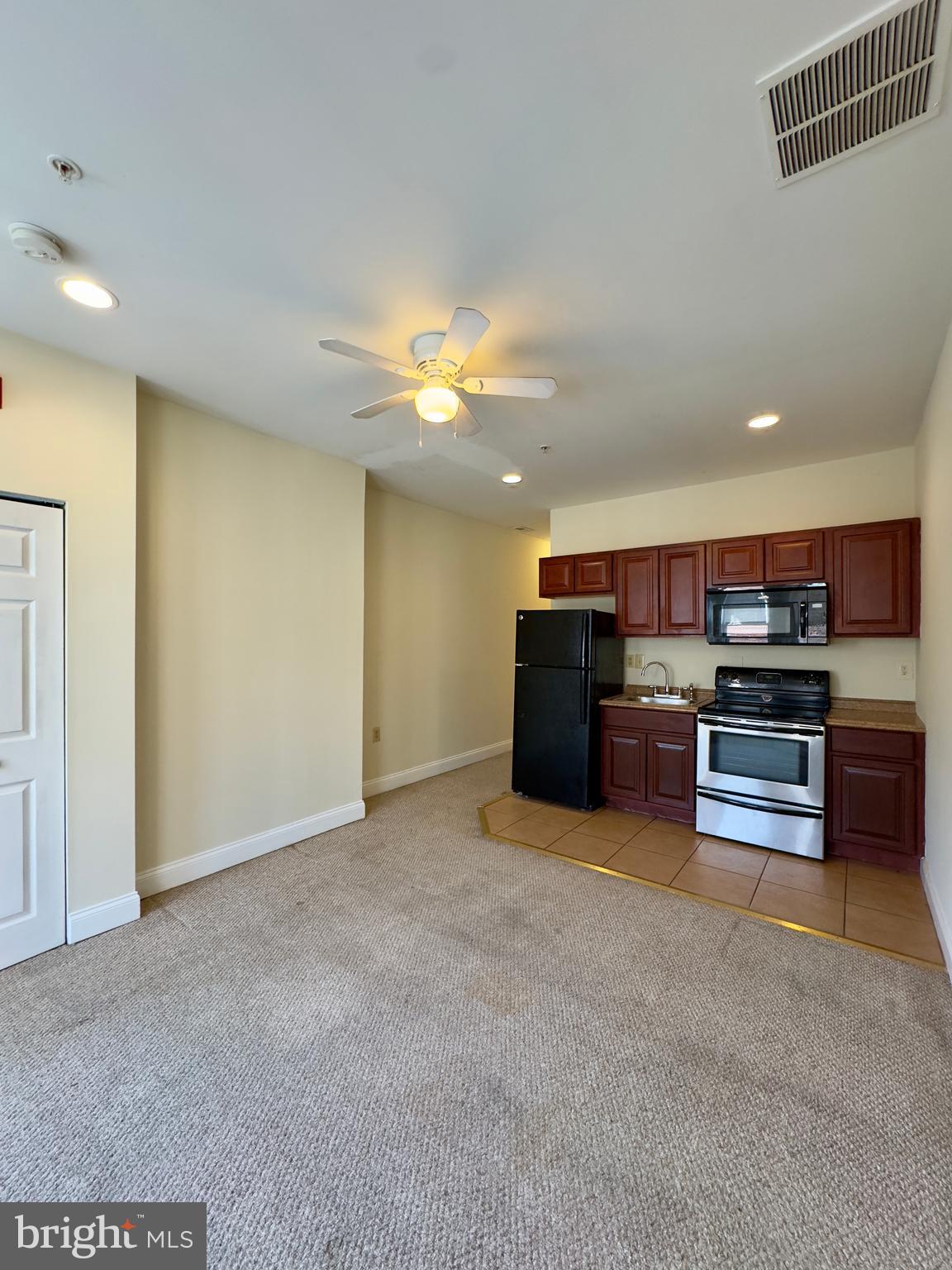 BARCLAY - Residential Lease