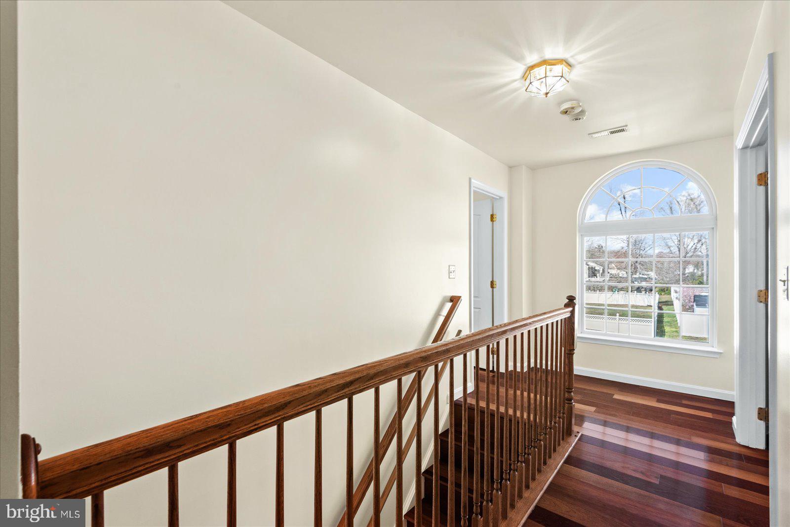 FERRY DOCK CROSSING - Residential