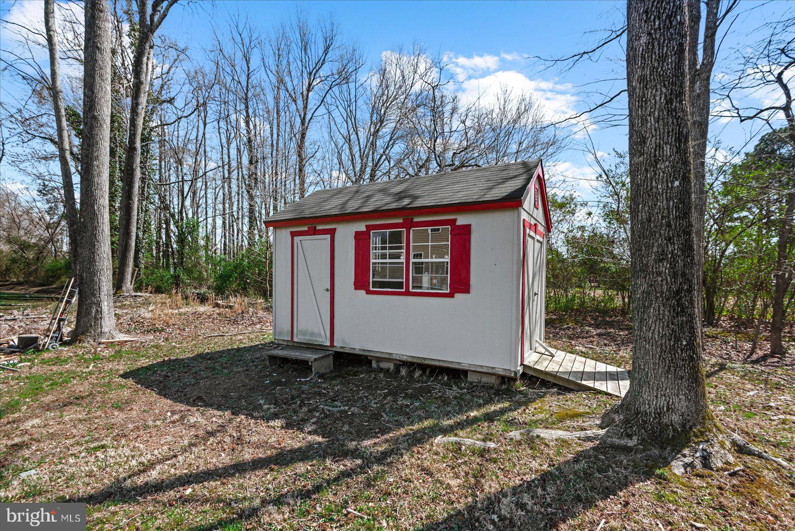 FERRY DOCK CROSSING - Residential