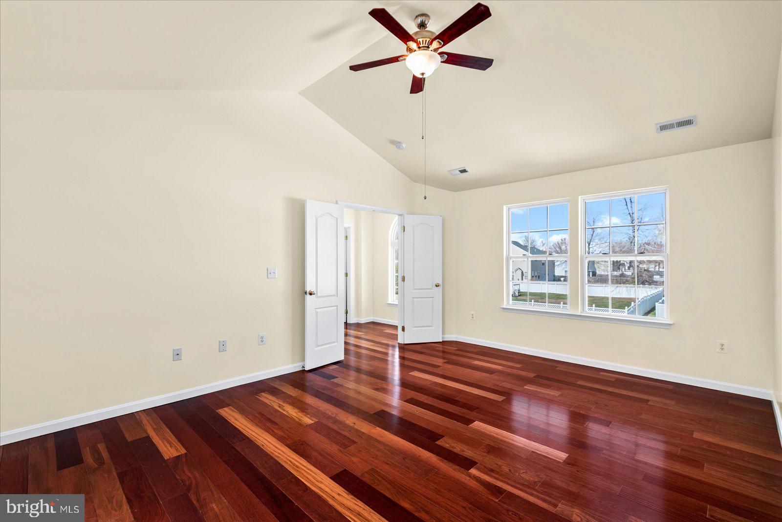 FERRY DOCK CROSSING - Residential