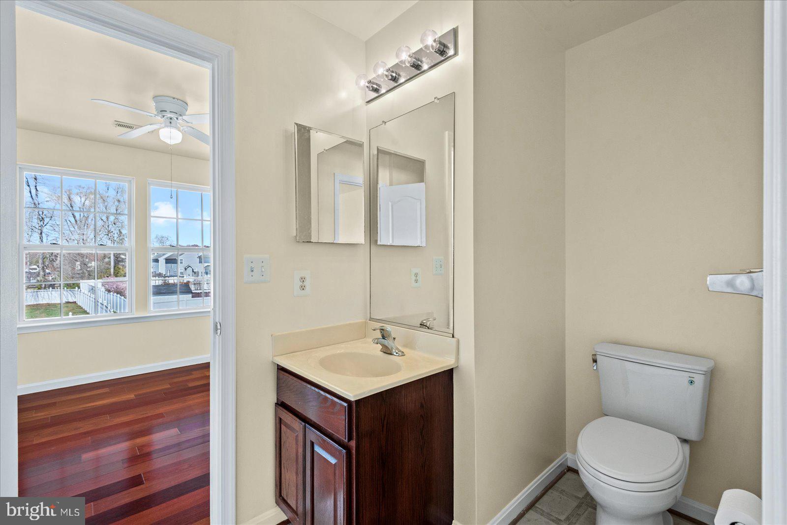 FERRY DOCK CROSSING - Residential