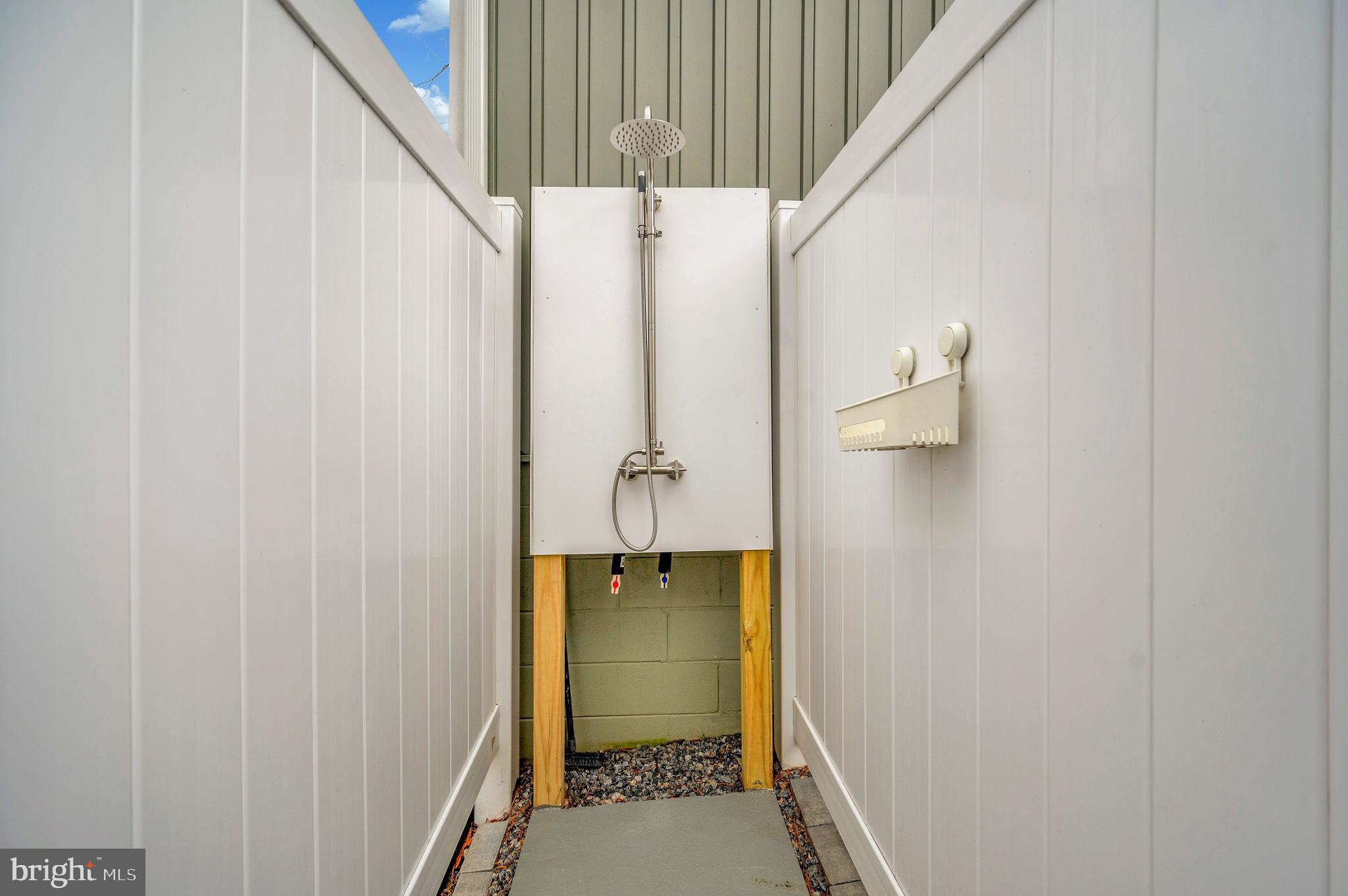 LAKE CAROLINE - Residential