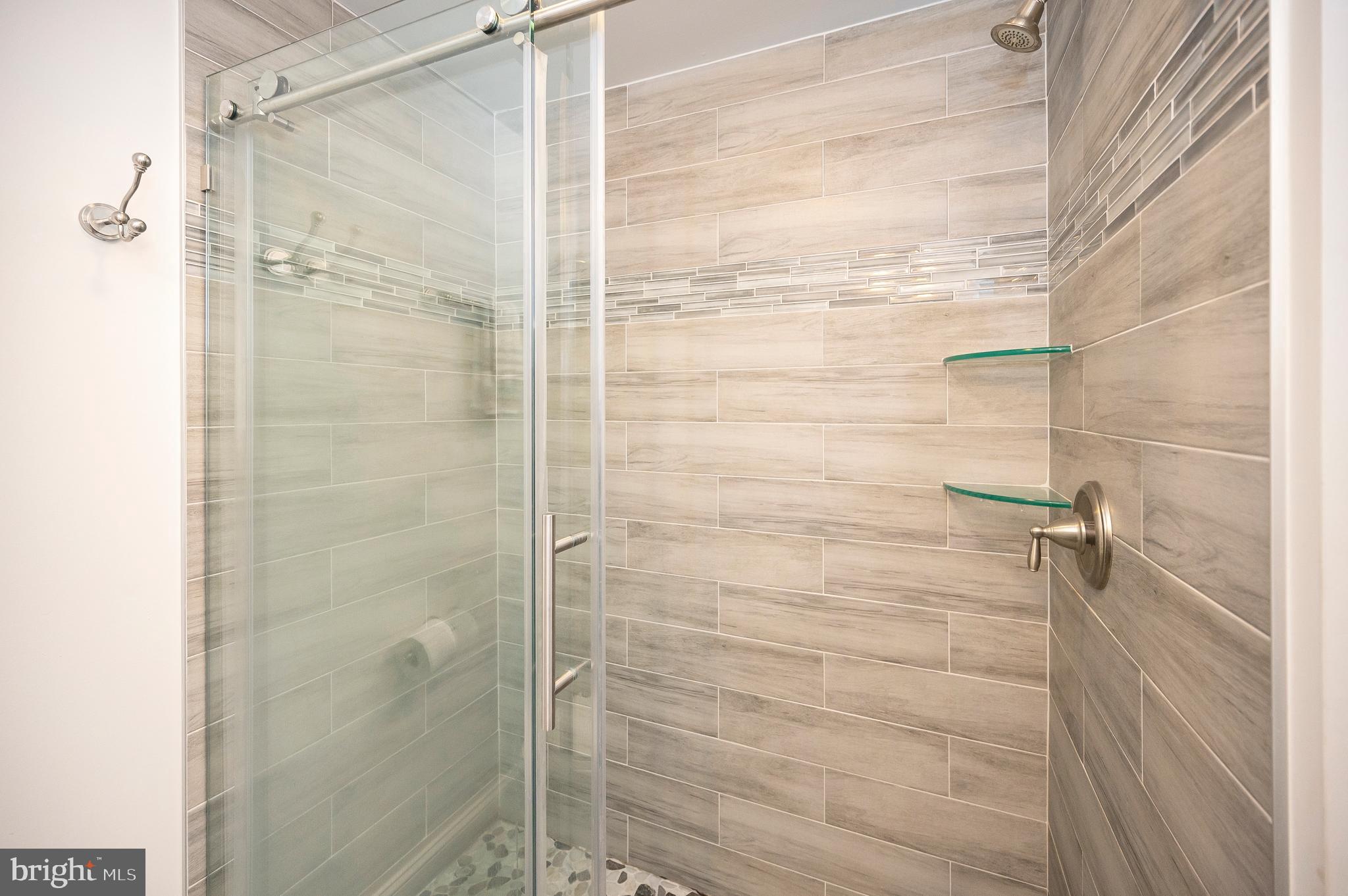 LAKE CAROLINE - Residential