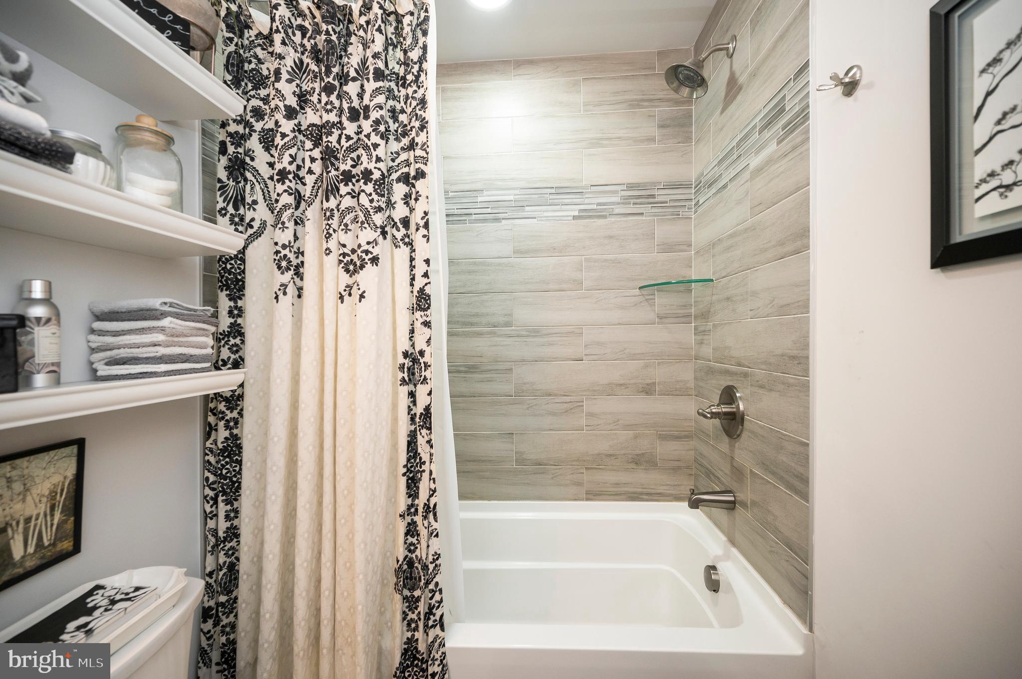 LAKE CAROLINE - Residential