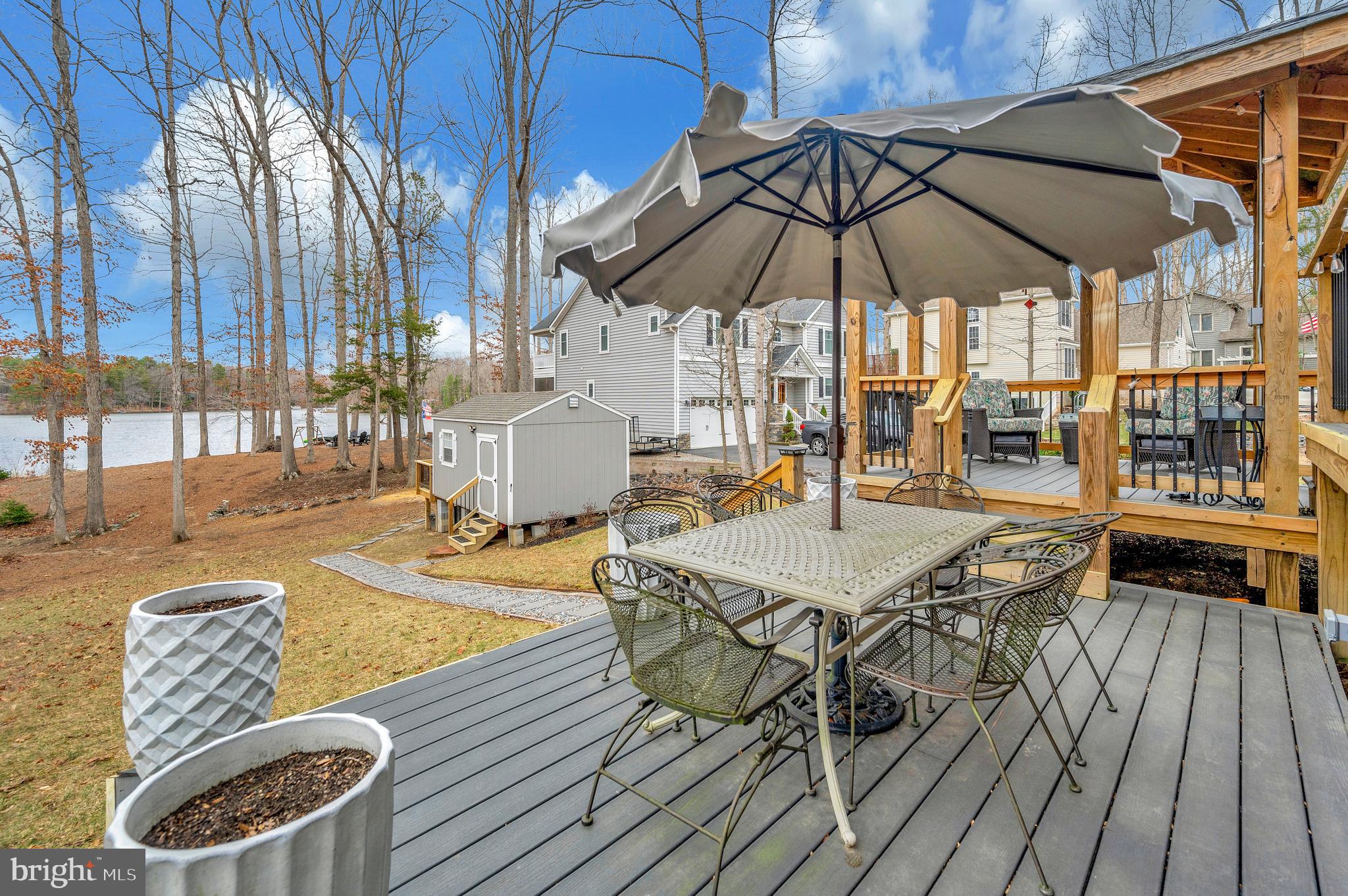 LAKE CAROLINE - Residential