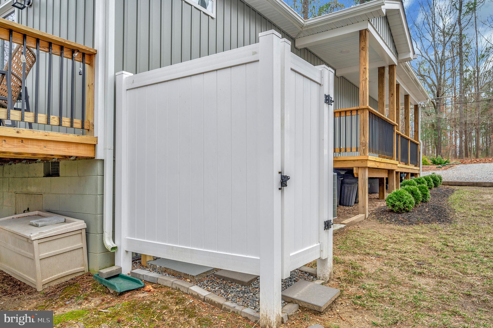 LAKE CAROLINE - Residential