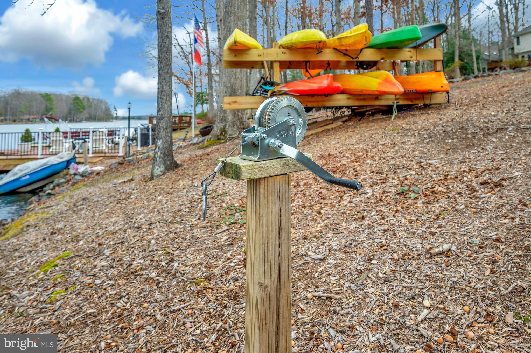 LAKE CAROLINE - Residential