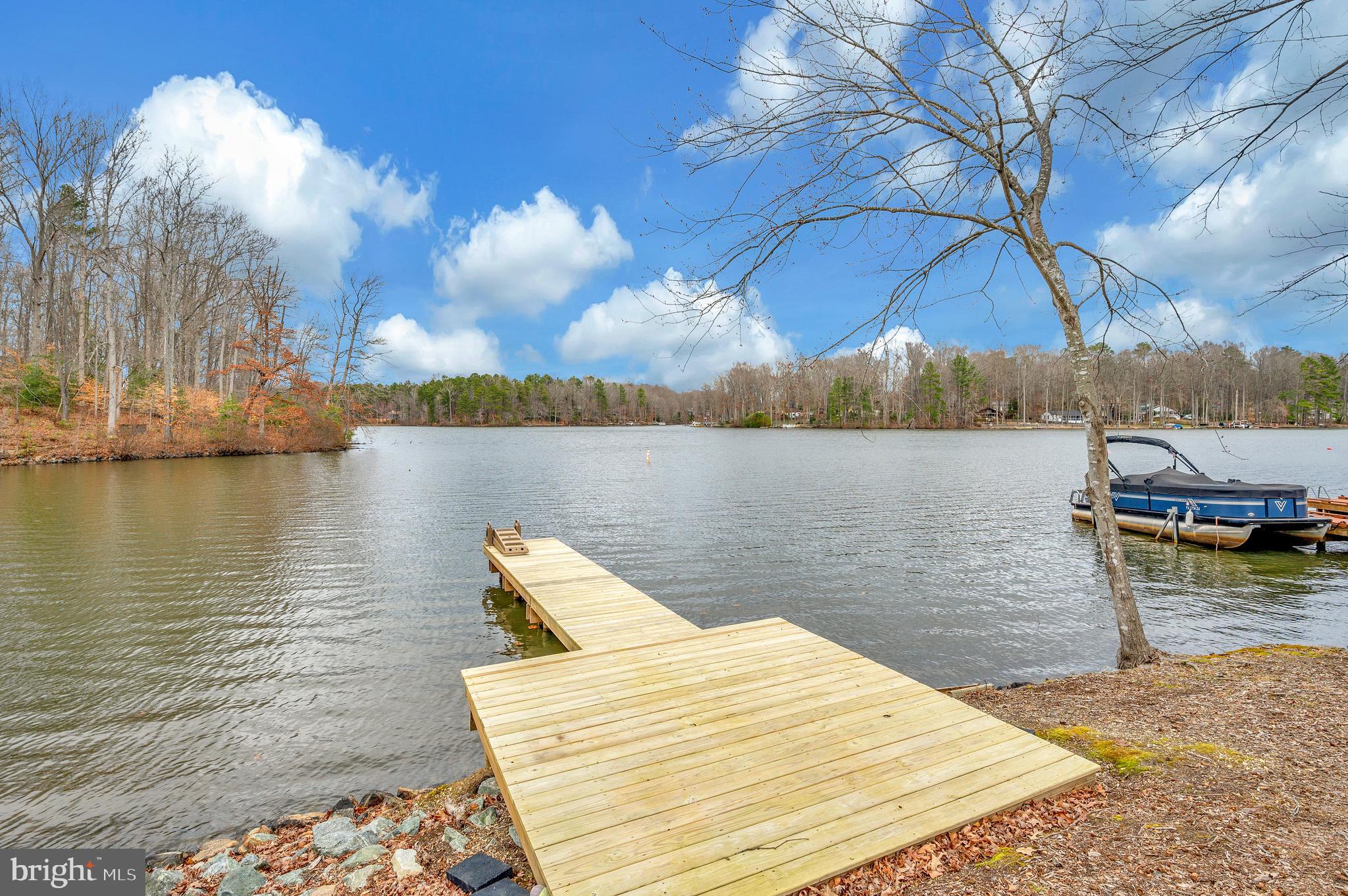 LAKE CAROLINE - Residential