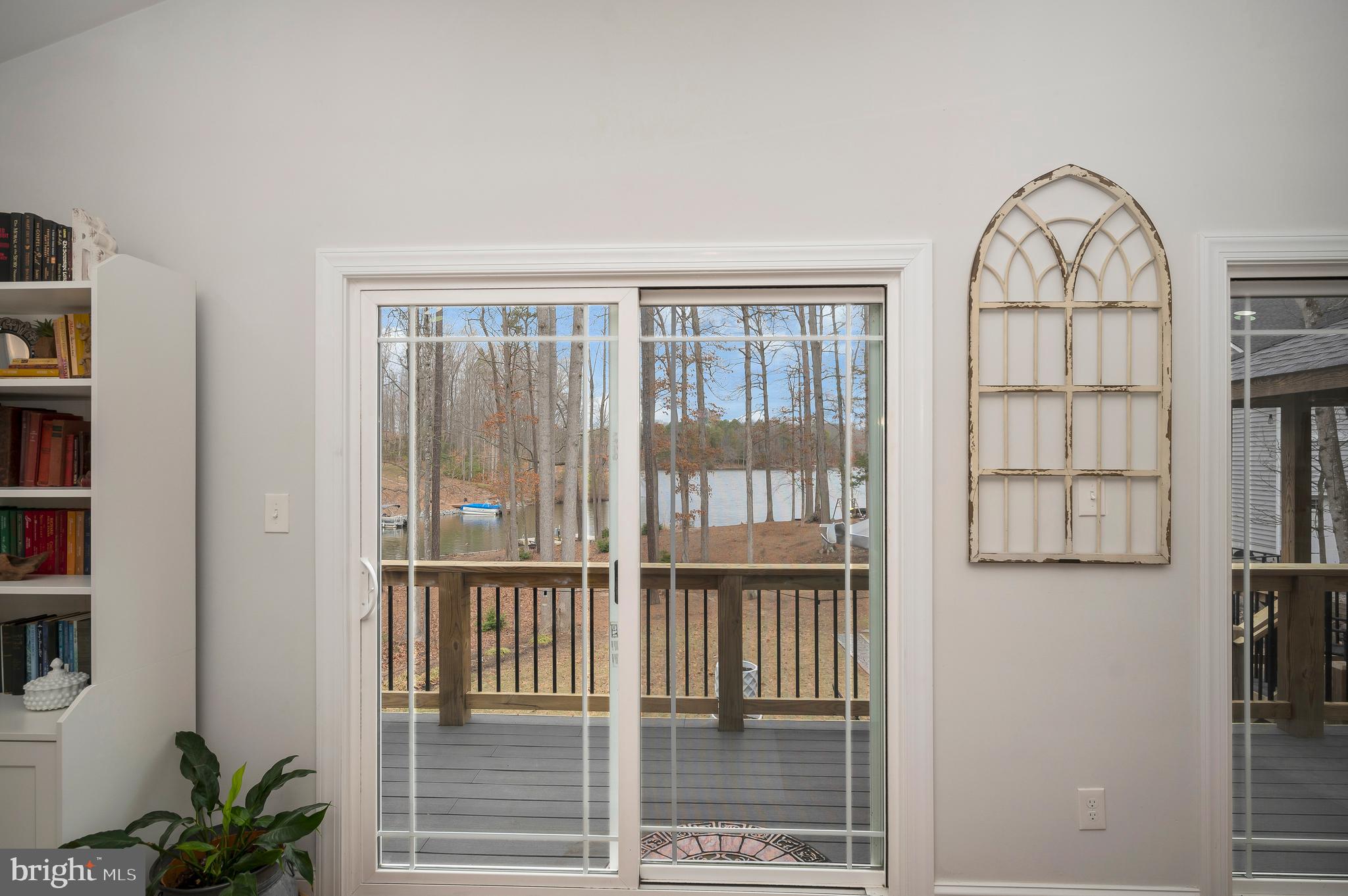 LAKE CAROLINE - Residential