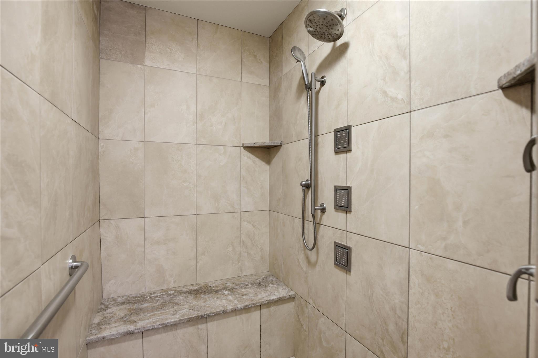 BUCKFIELD - Residential