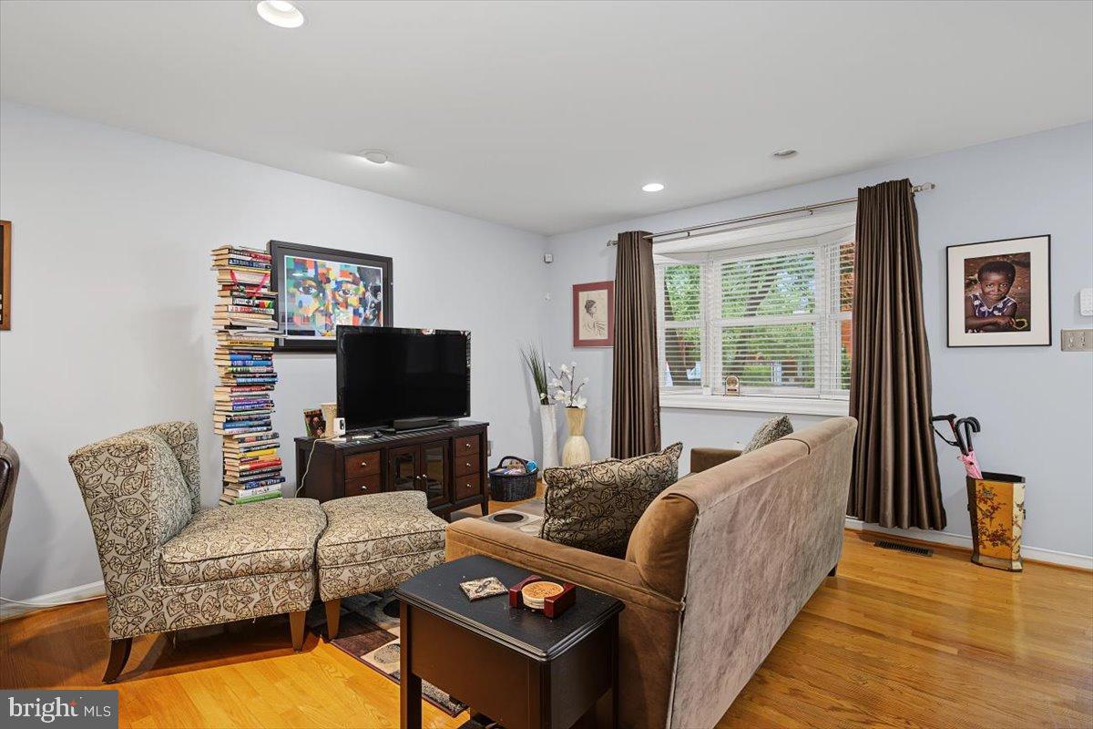308 W 19TH STREET