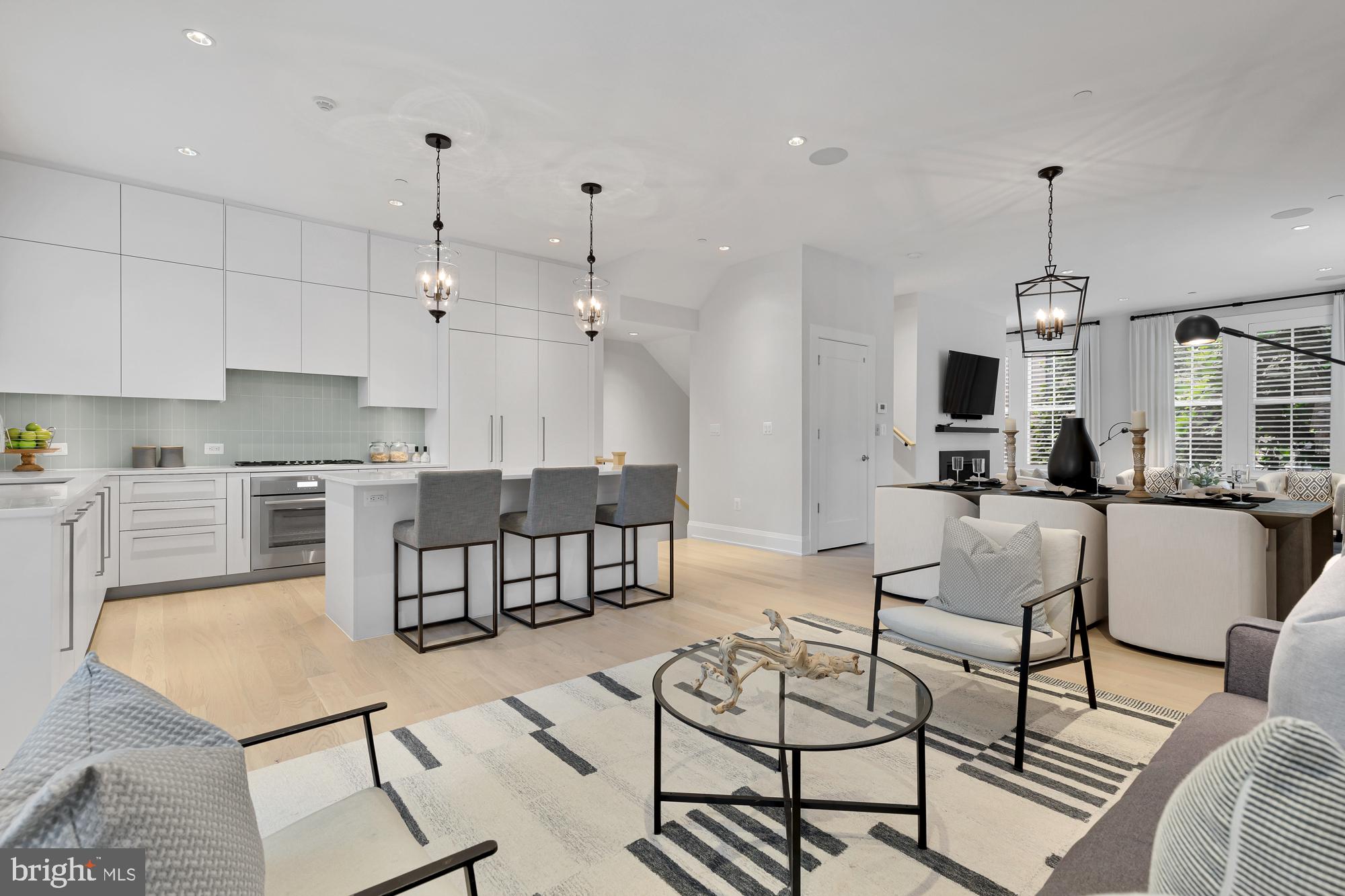 ROBINSON LANDING - Residential