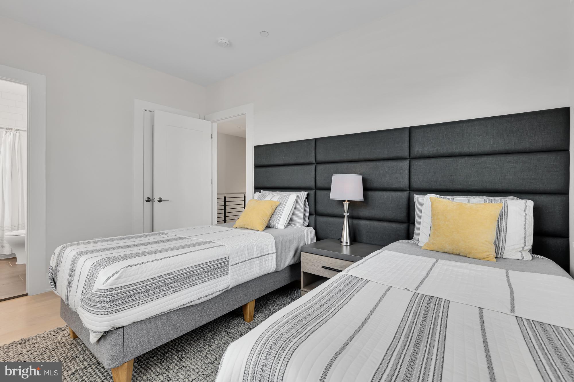 ROBINSON LANDING - Residential