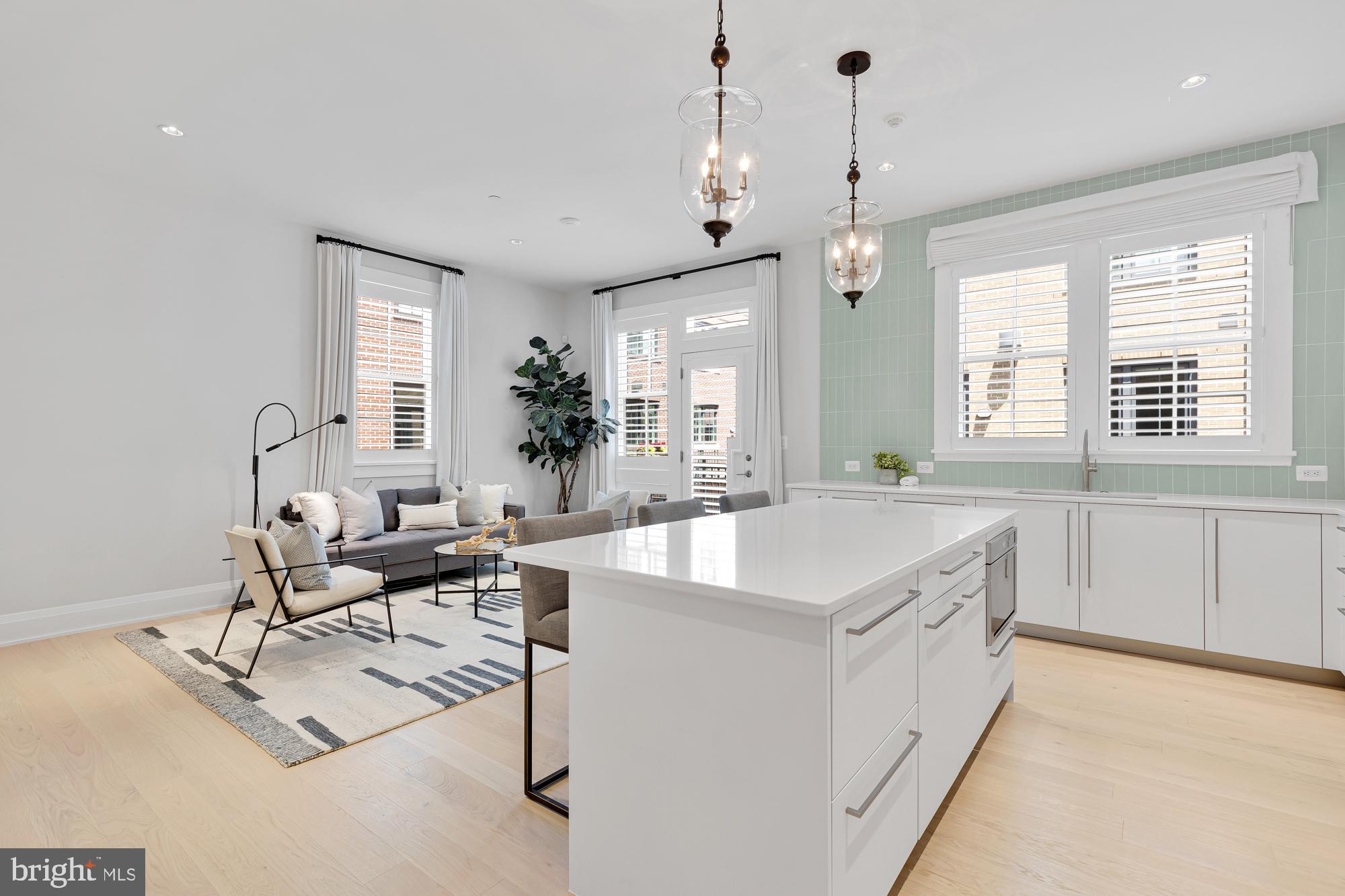 ROBINSON LANDING - Residential