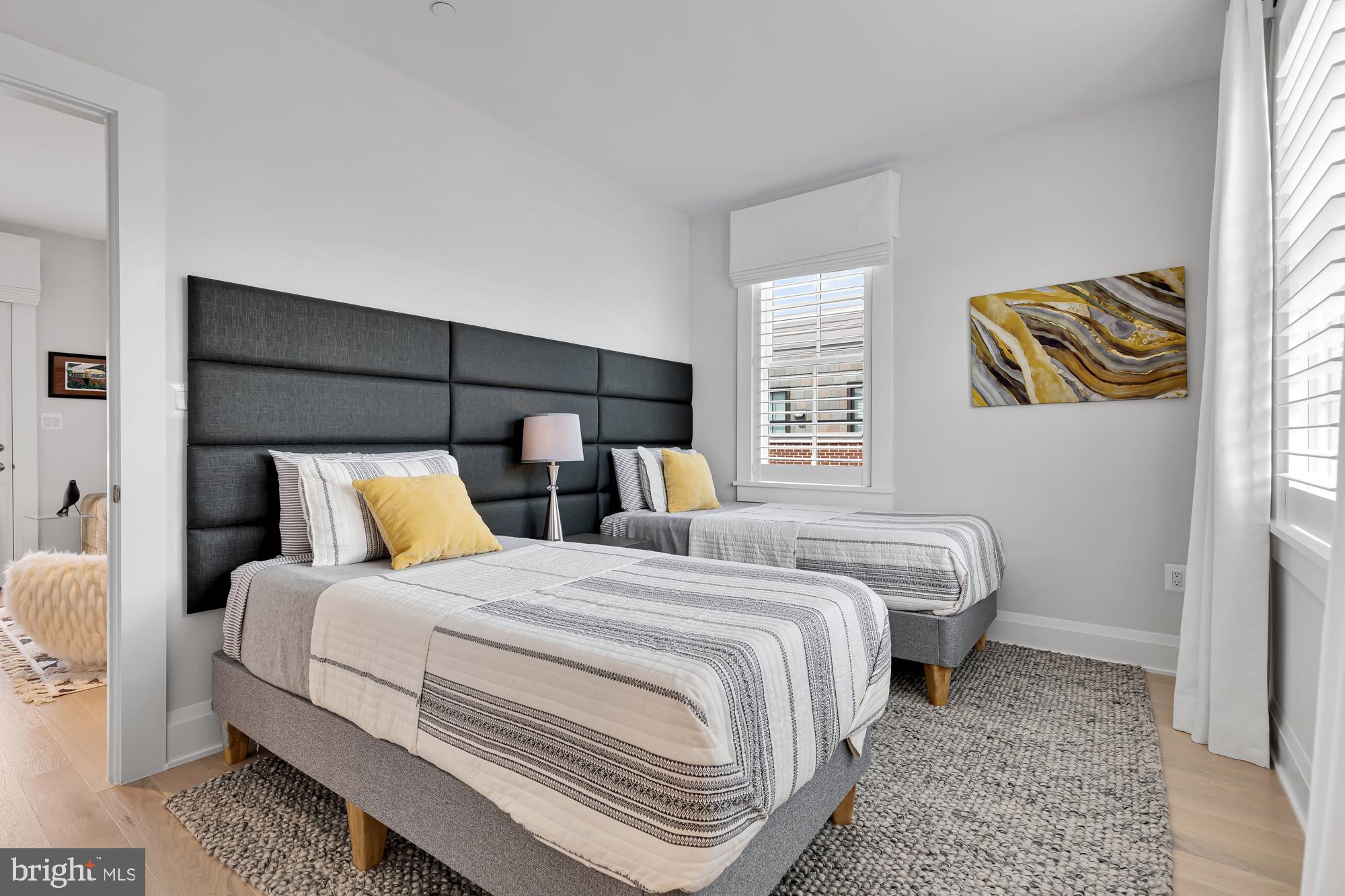 ROBINSON LANDING - Residential