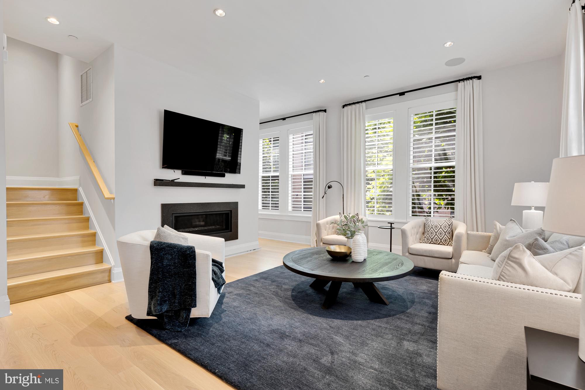 ROBINSON LANDING - Residential