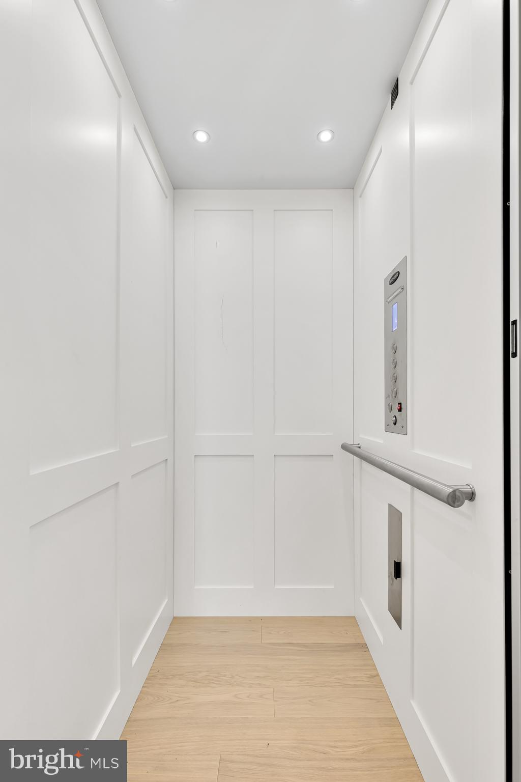 ROBINSON LANDING - Residential