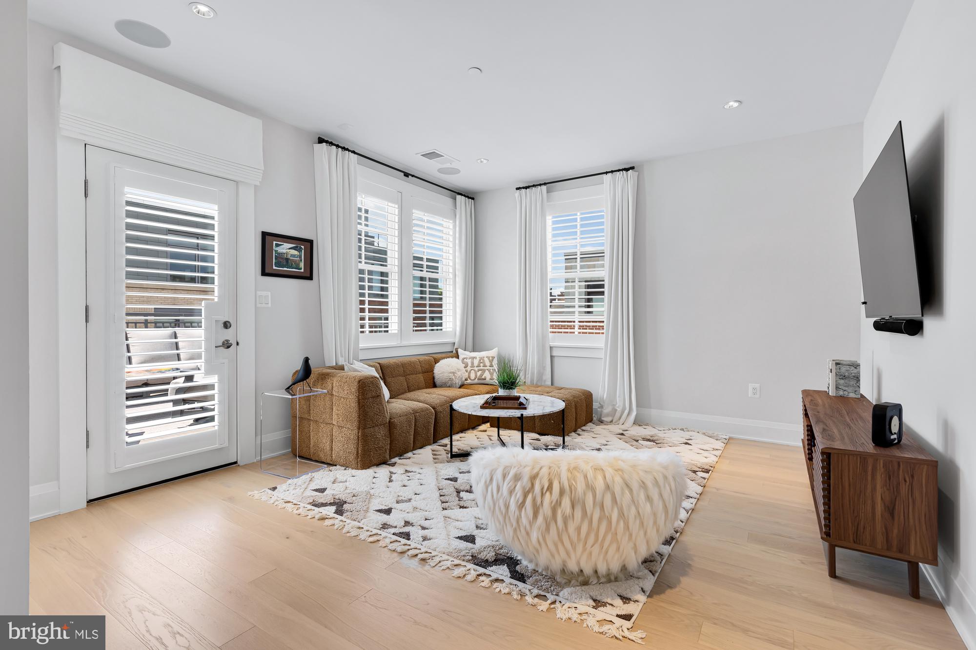 ROBINSON LANDING - Residential