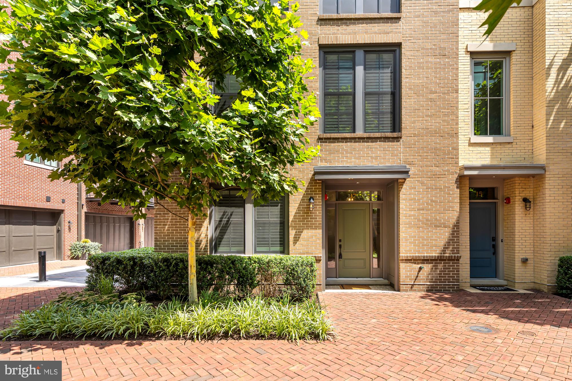 ROBINSON LANDING - Residential