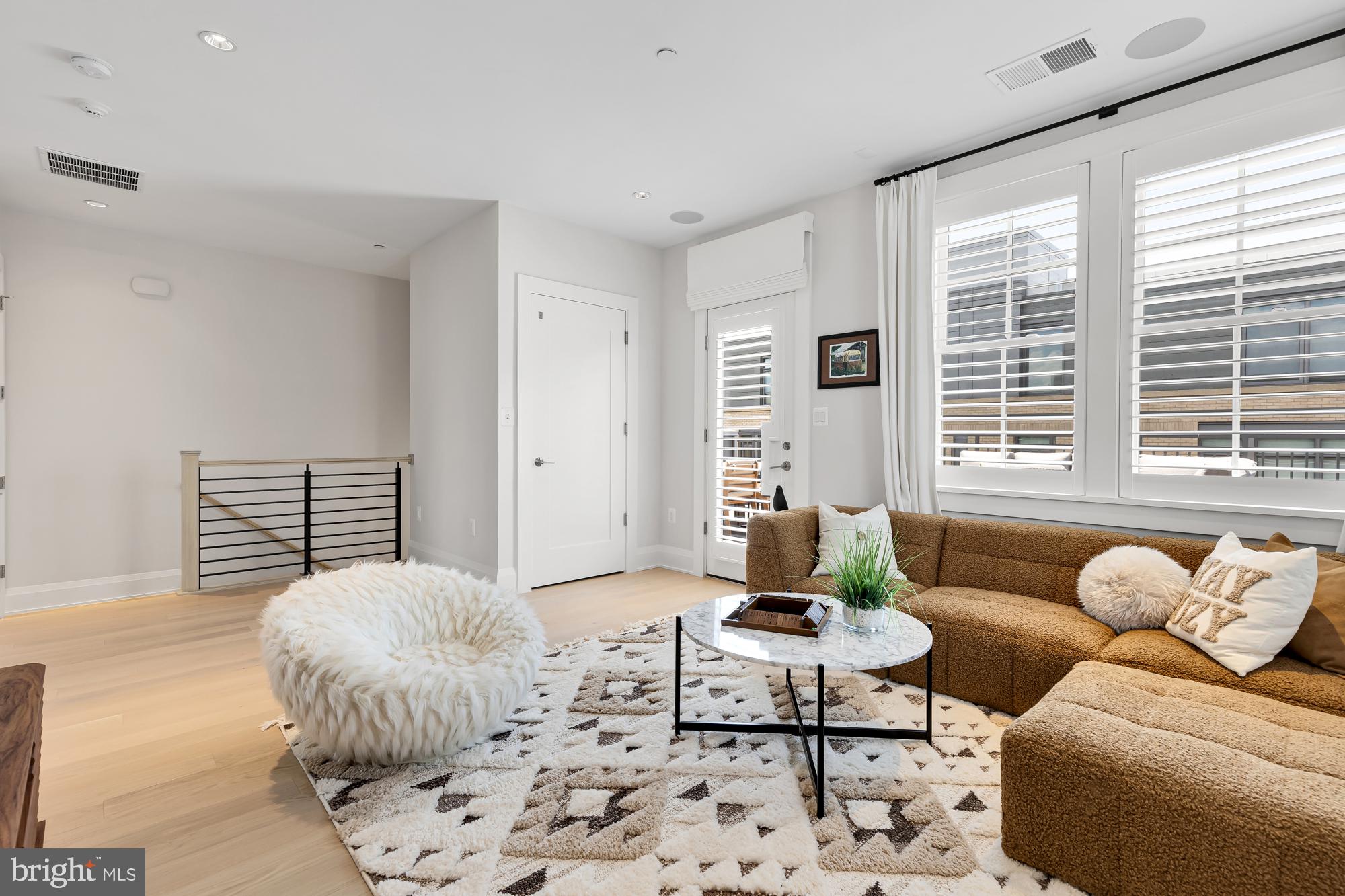 ROBINSON LANDING - Residential