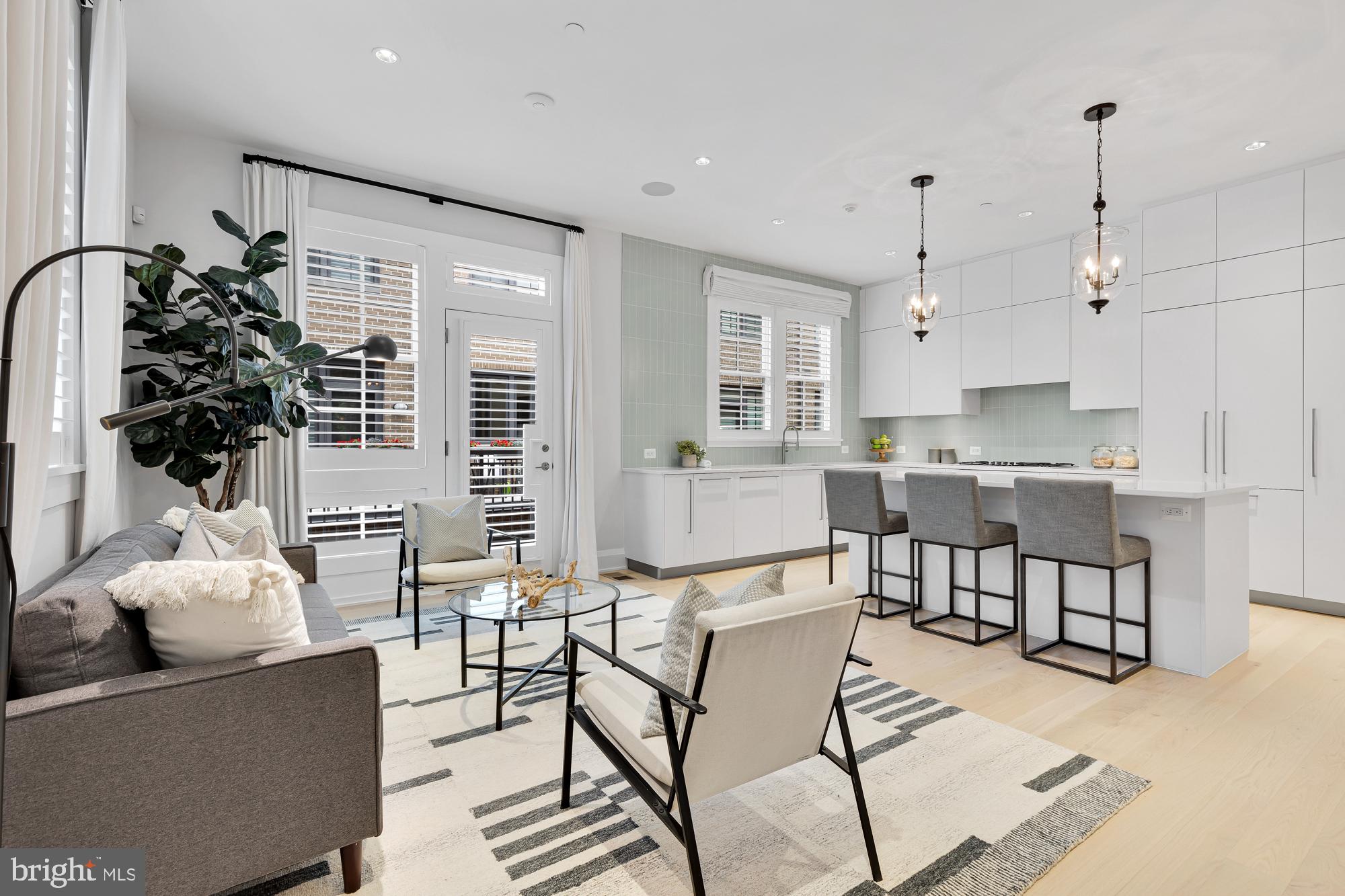 ROBINSON LANDING - Residential