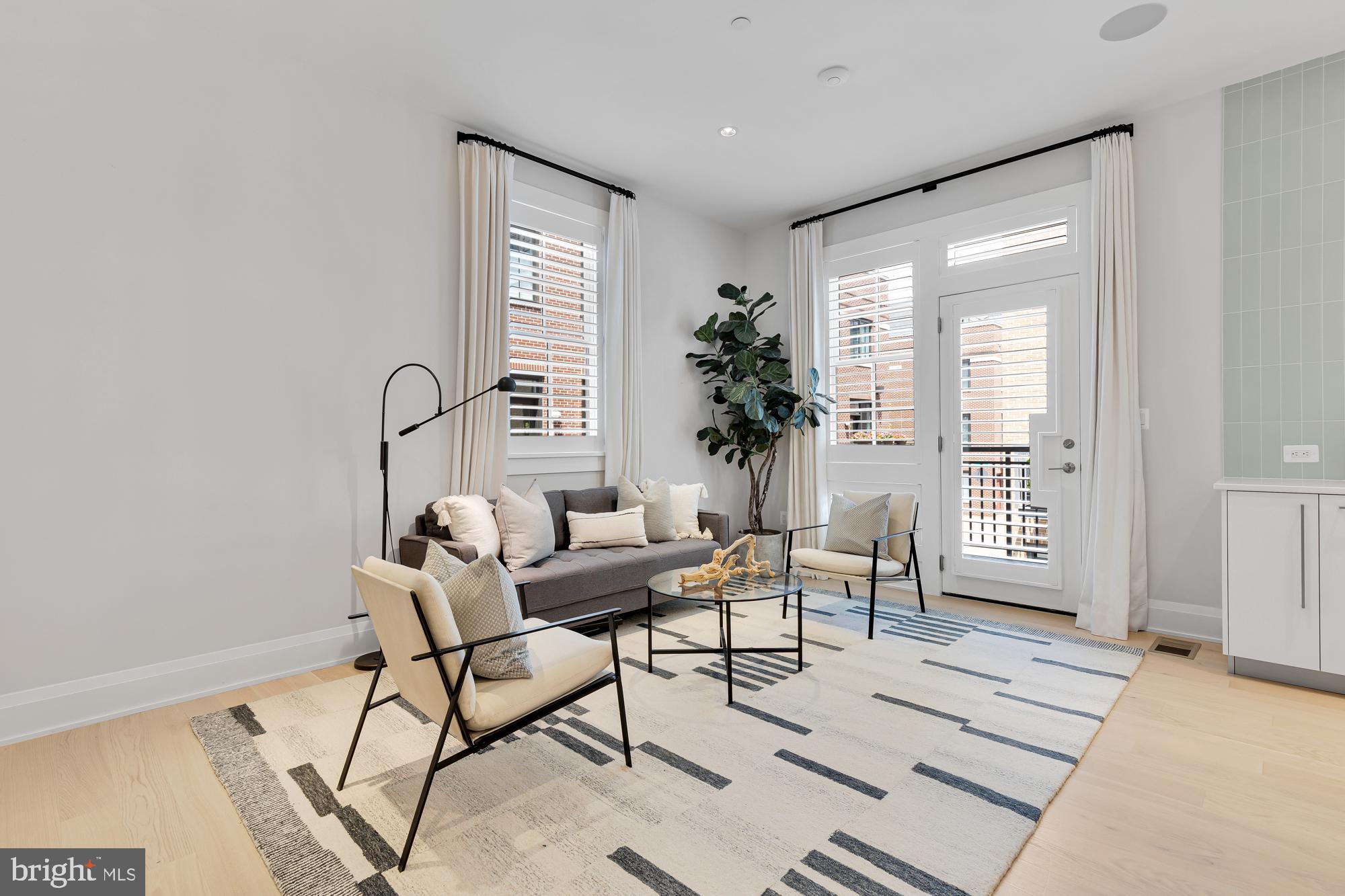 ROBINSON LANDING - Residential