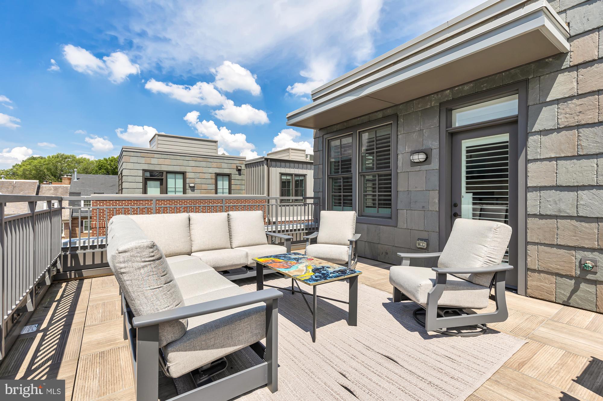 ROBINSON LANDING - Residential