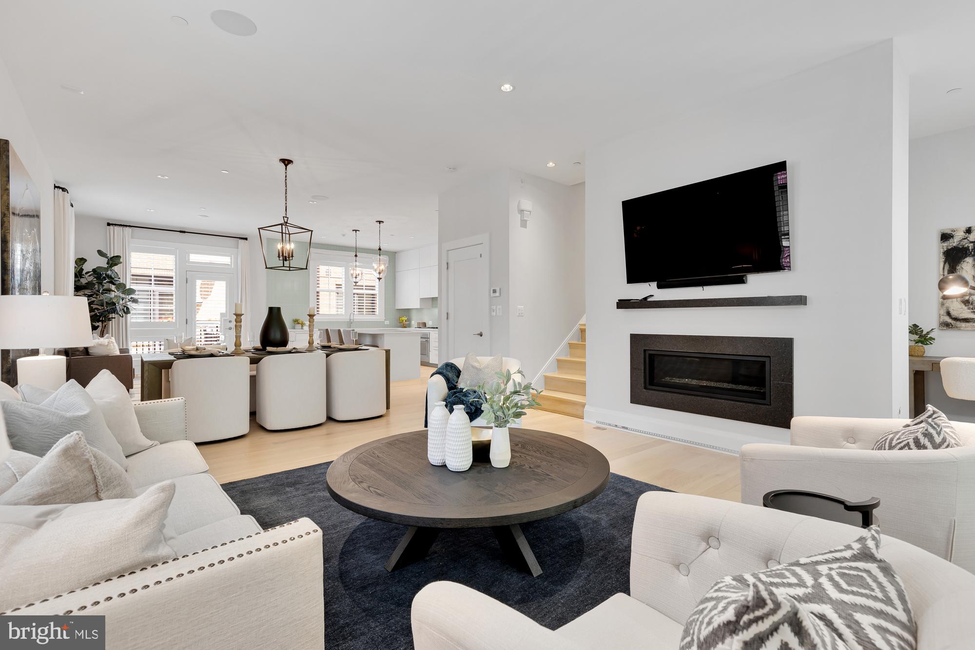 ROBINSON LANDING - Residential