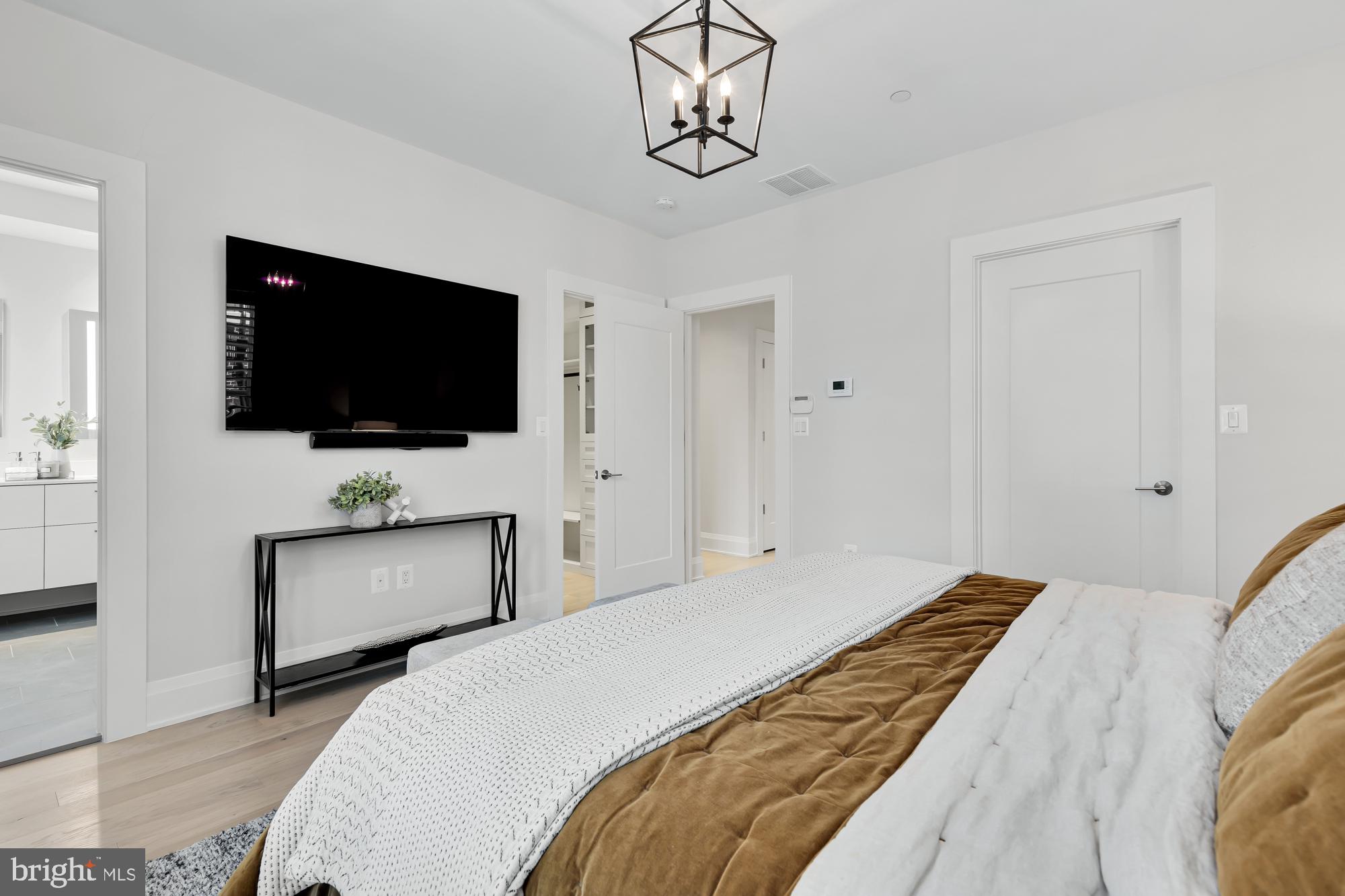 ROBINSON LANDING - Residential