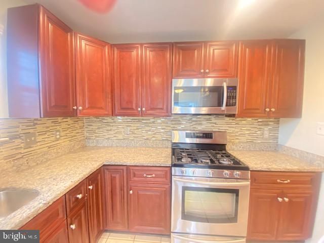 RIDGEFIELD VILLAGE - Residential Lease