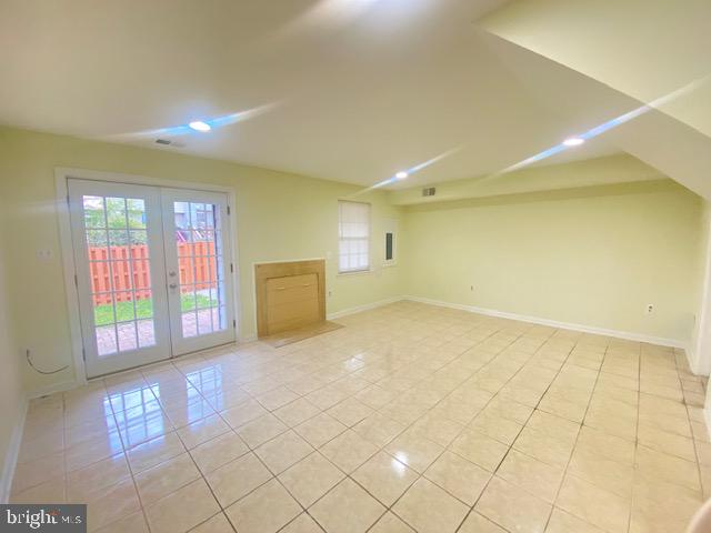 RIDGEFIELD VILLAGE - Residential Lease