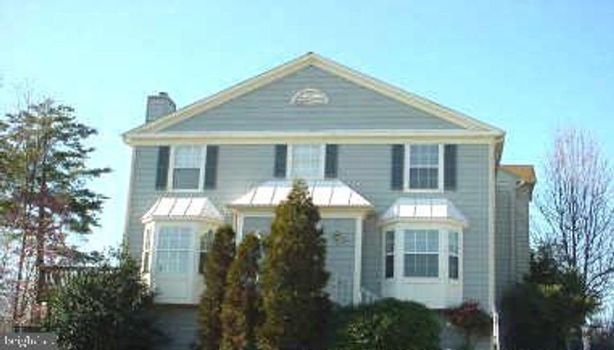 EXCEPTIONAL END UNIT TOWN HOME IN EXCELLENT LOCATION! 3 FINISHED LEVELS - 4 BEDROOMS - 3.5 BATHS - FRESH PAINT - NEW CARPET -  LOTS OF UPDATES FORMAL LIVING ROOM - FORMAL DINING ROOM - SPACIOUS, NICELY UPDATED EAT IN KITHEN  WITH AMPLE CABINET SPACE - DECK - 3 BEDROOMS AND 2 FULL BATHS UPSTAIRS - FINISHED BASEMENT WITH 4TH BEDROOM AND 3RD FULL BATH - REC ROOM - WALK OUT TO FENCED BACK YARD AND PATIO - 
QUALIFICATION REQUIREMENTS ARE 650+ CREDIT SCORES, INCOME TO BE 3 TIMES THE MONTHLY RENT AMOUNT - RENTAL HISTORY TO BE VERIFIED THAT ALL PAYMENTS HAVE BEEN ON TIME IN THE LAST 2 YEARS - CLEAN BACKGROUND CHECK - SECURITY DEPOSIT IS DUE AT TIME OF APPLICATION TO BE DELIVERED TO THE OFFICE IN CERTIFIED FUNDS - PROCESSING IS 2-3 BUSINESS DAYS - ONCE APPROVED - THE LEASE IS SENT OUT AND THE FIRST MONTHS RENT IS DUE AT THAT TIME - PET DEPOSIT OF $500.00 PER PET AND $50.00 PET RENT PER MONTH. IN ADDITION TO THE BASE RENTAL RATE, TENANT WILL BE RESPONSIBLE FOR PAYING A $13.00 CHARGE THAT WILL BE USED TO HAVE HVAC FILTERS DELIVERED TO THEIR HOME APPROXIMATELY EVERY 60 DAYS UNDER THE UTILITY AND MAINTENANCE REDUCTION PROGRAM TO HELP SAVE 5-15% OF THE HEATING AND COOLING BILL AS WELL AS CREATE A CLEAN ENVIRONMENT