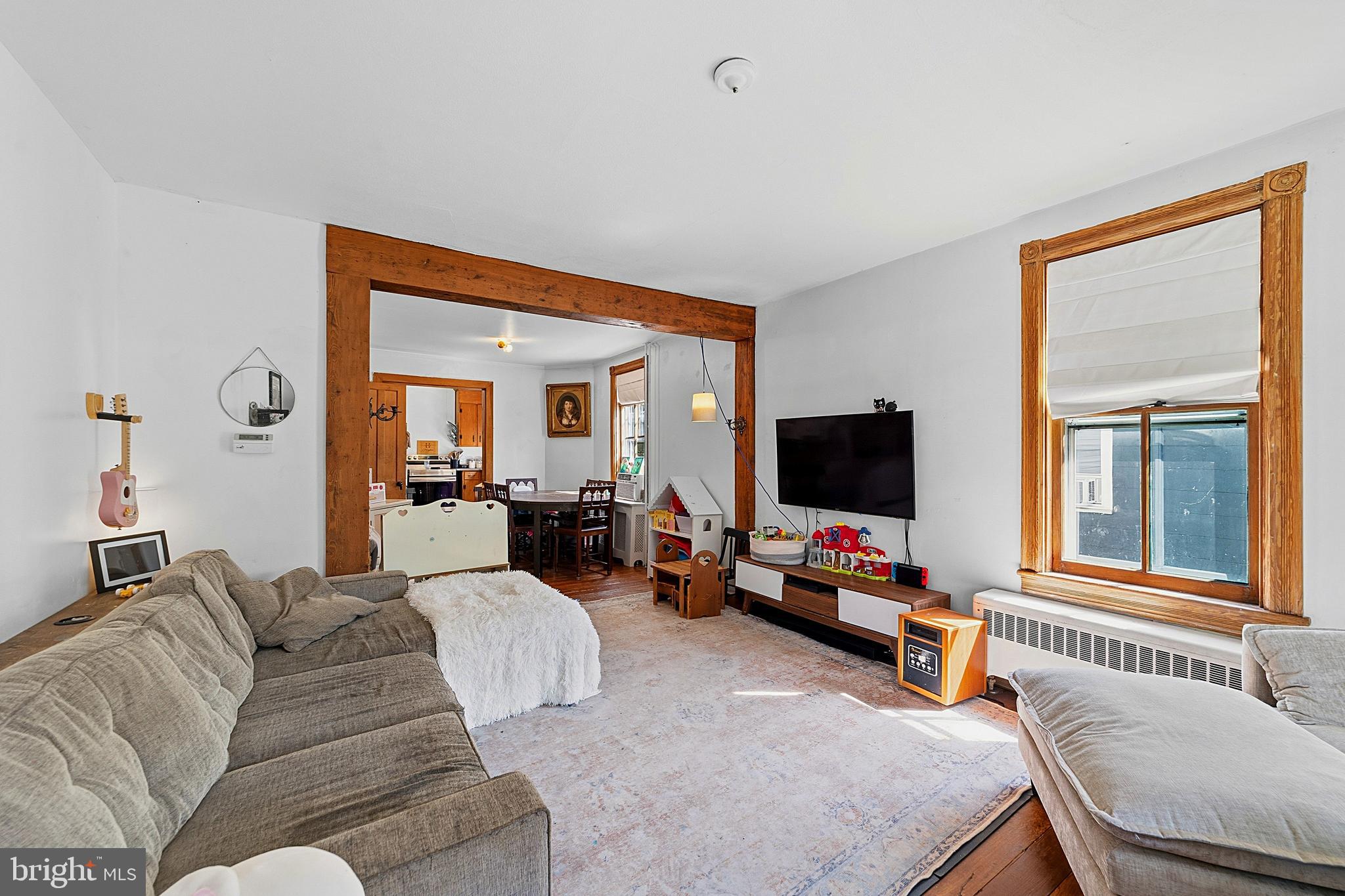 32 COLUMBIA AVENUE 34