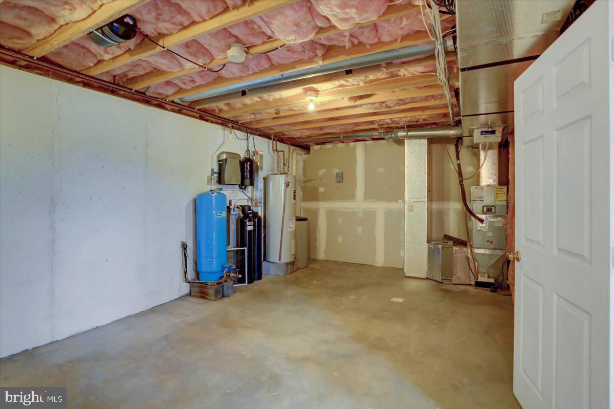 SUMMIT POINT - Residential