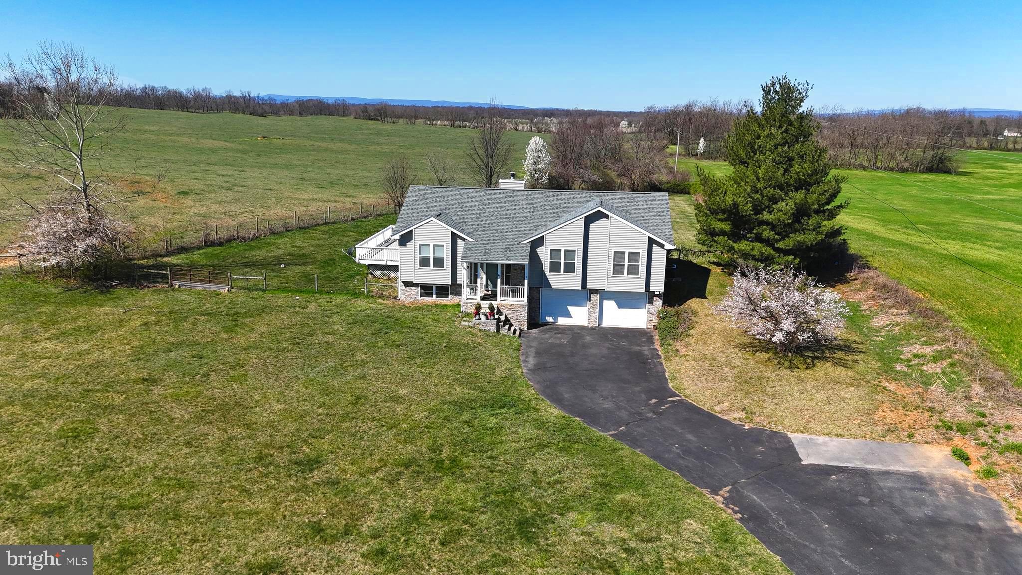 SUMMIT POINT - Residential