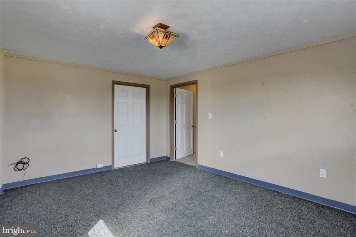 SUMMIT POINT - Residential