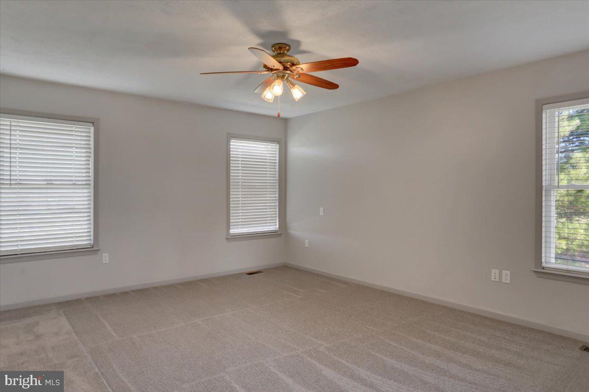 SUMMIT POINT - Residential