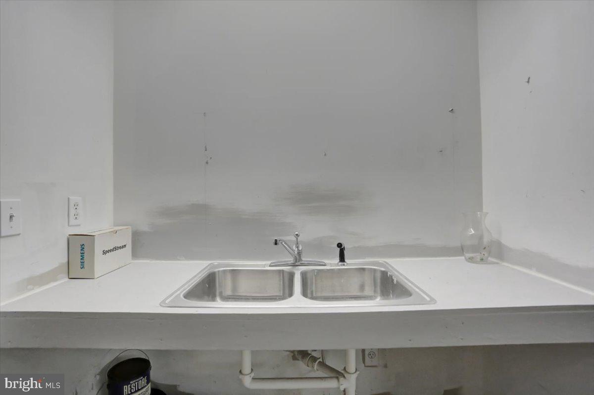 SUMMIT POINT - Residential