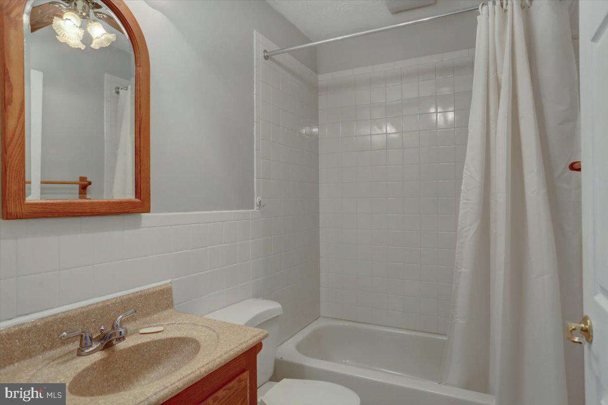 SUMMIT POINT - Residential