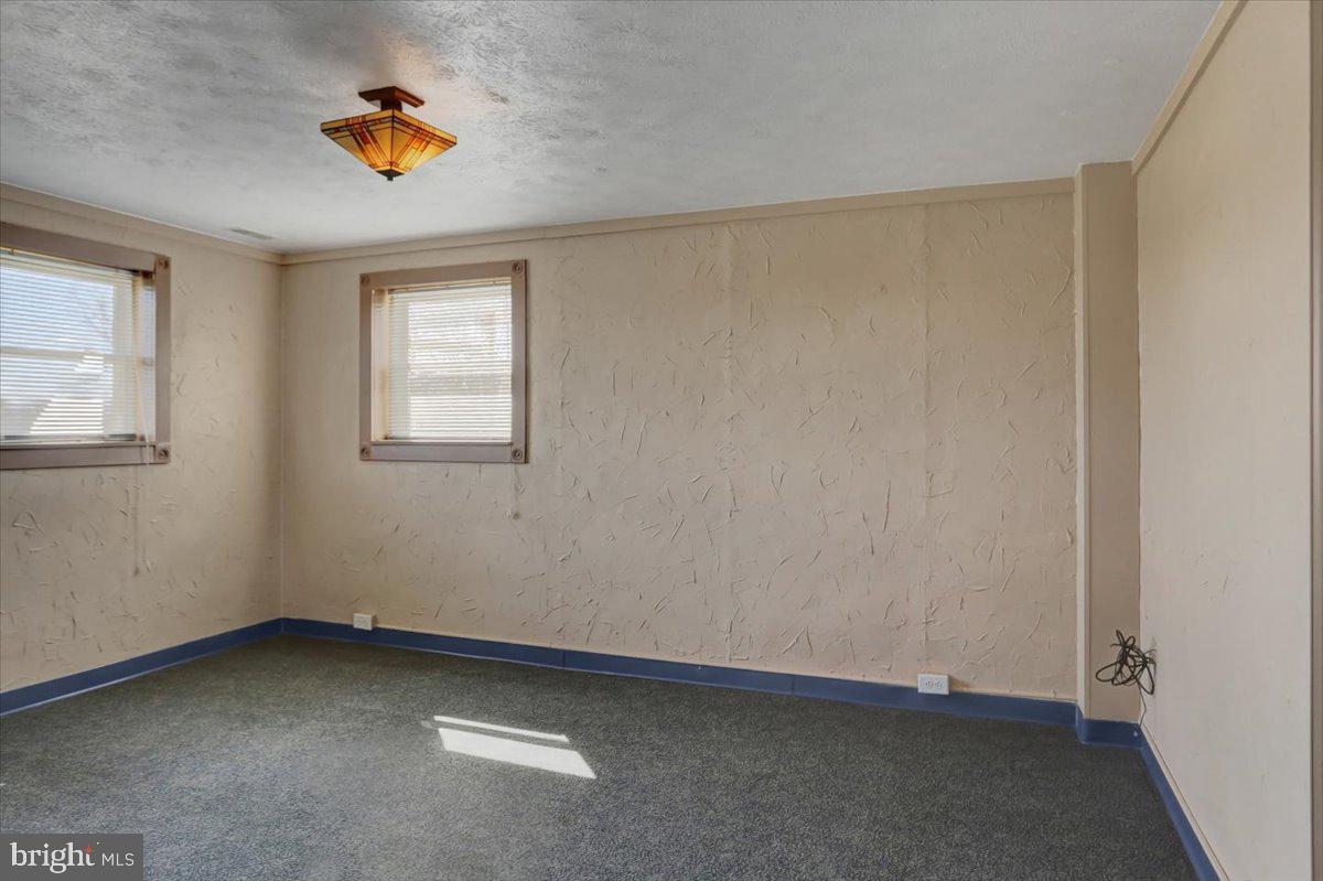 SUMMIT POINT - Residential