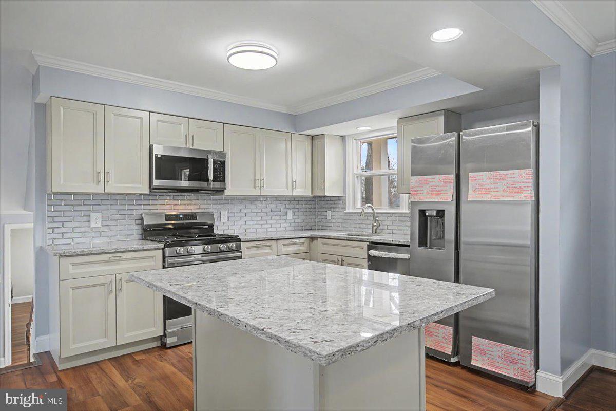 HOLIDAY HILLS - Residential