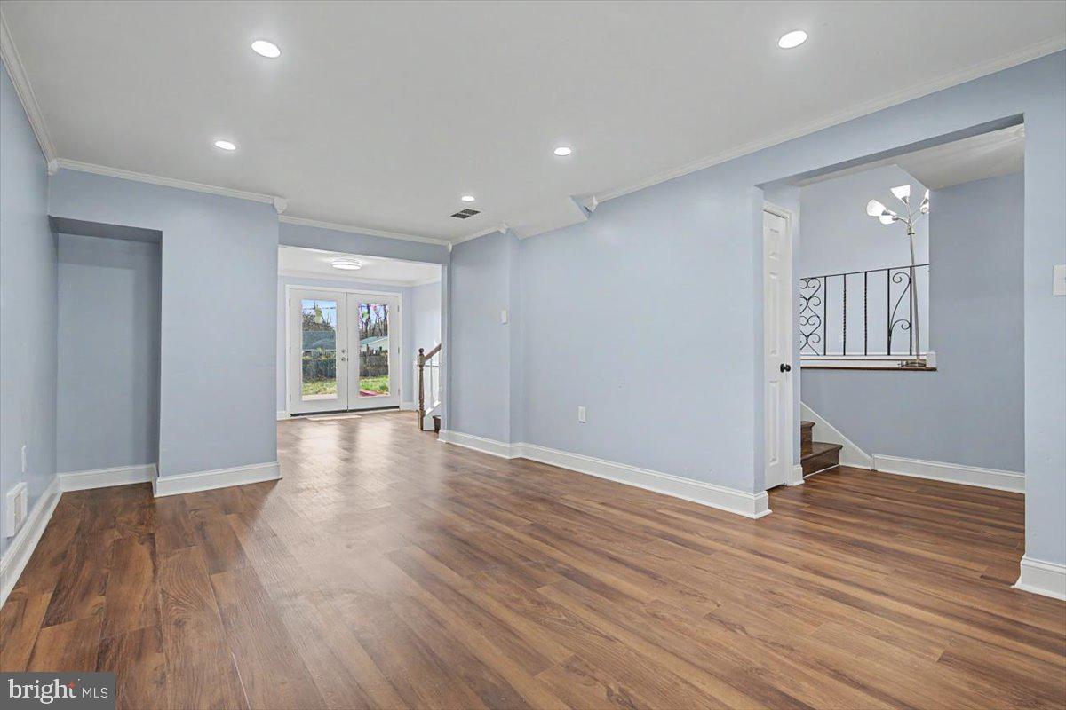 HOLIDAY HILLS - Residential