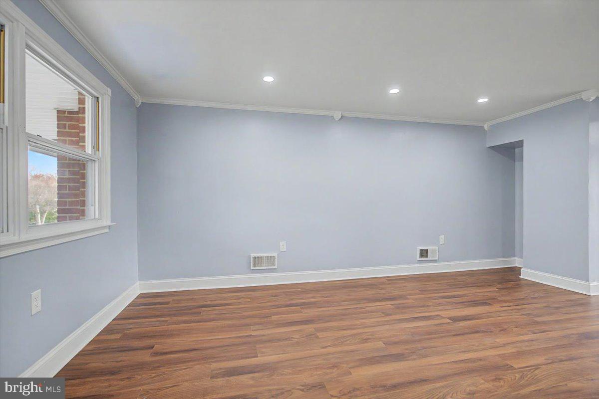 HOLIDAY HILLS - Residential